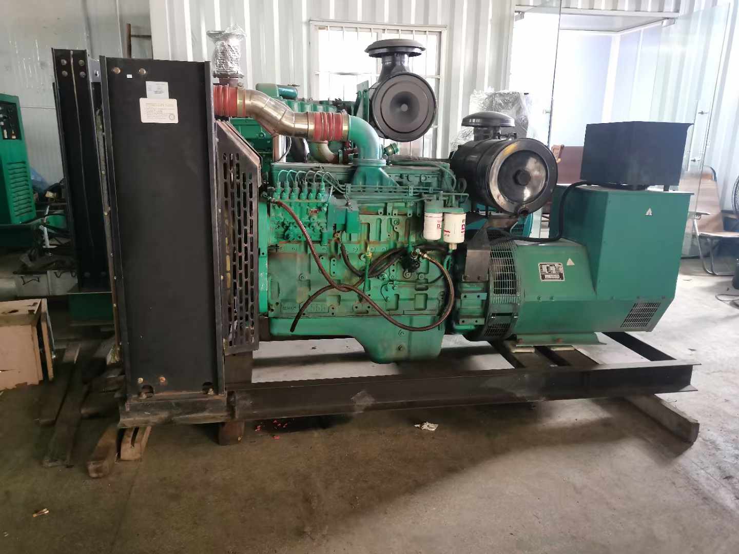 滦平发电机租赁如何确定电缆的承载电流是否在安全范围内？